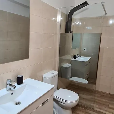 Apartament Large 4 Bedroom - *