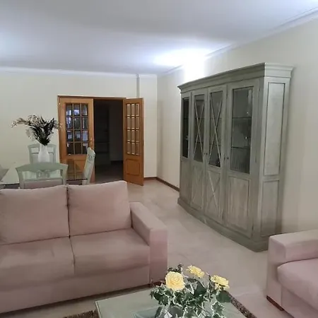 Large 4 Bedroom - * Албуфейра