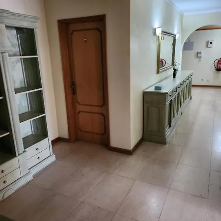 Апартаменты Large 4 Bedroom -